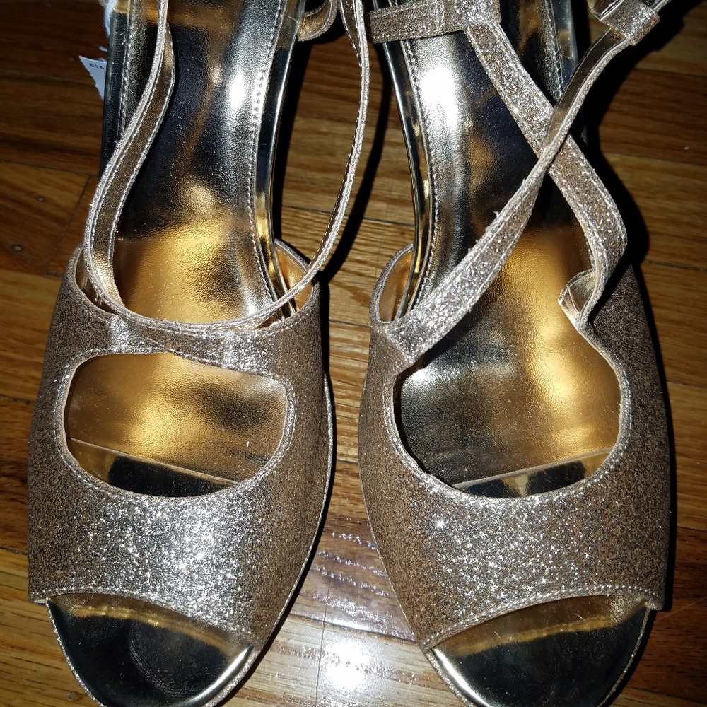 Fioni glitter strappy heel size 13
